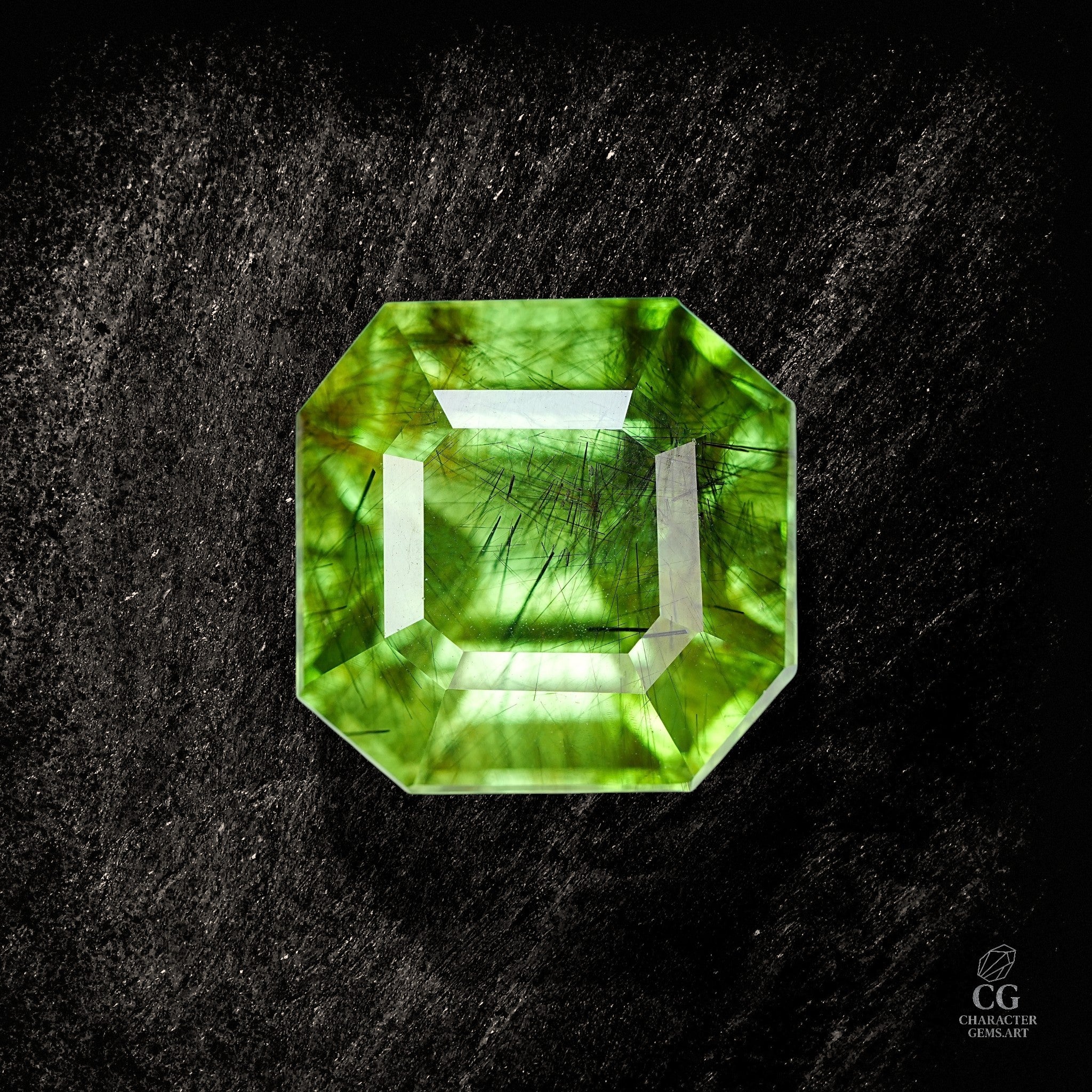 Helle grüne Peridot-Edelstein mit 13,77 Karat, von Character Gemstones, zeigt glänzende Oberflächen und klare, natürliche Farbe