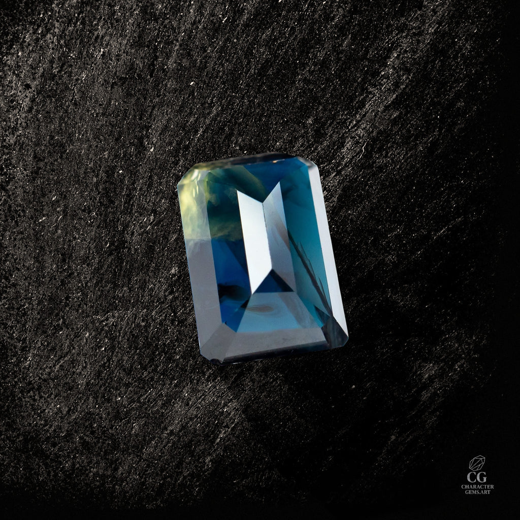 Blauer Abyssal Monolith Saphir von Character Gemstones, 2,45 Karat, mit glatter Oberfläche und tiefem Farbton.