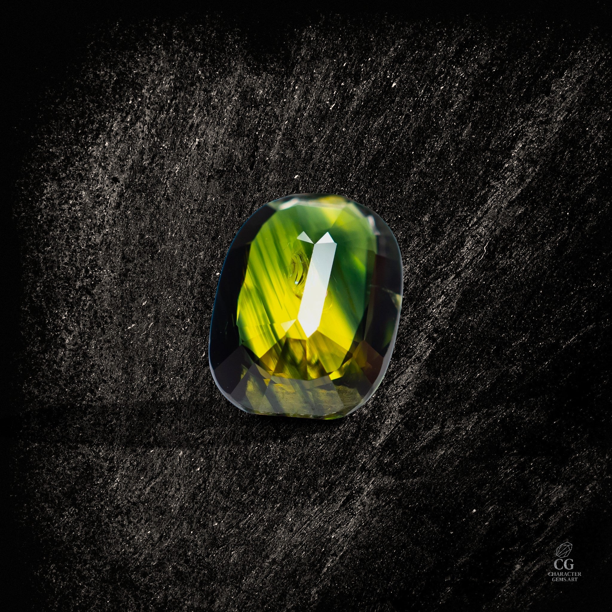 Blauer Saphir mit 3,24 Karat, aus der Verdant Sunbreak Kollektion von Character Gemstones, detailreiche Nahaufnahme des Edelsteins