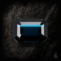 Schwarzer Spinell namens Obsidian Nebula von Character Gemstones, glänzender Edelstein mit dunkler, mystischer Ausstrahlung.