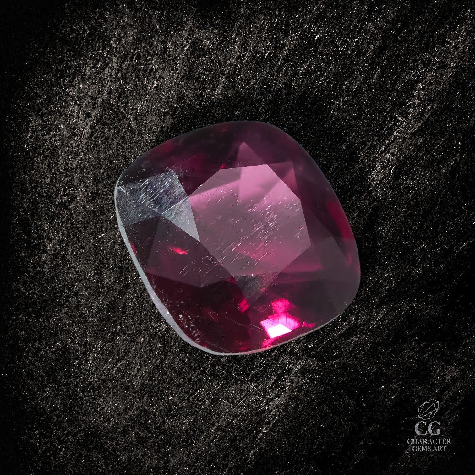 Crimson Nocturne - Character-Gems.art