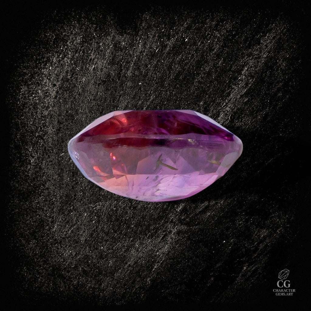 Unbehandelter pinker Saphir mit einzigartigem Jardin, rough Jewelry design, Ausnahme-Edelstein