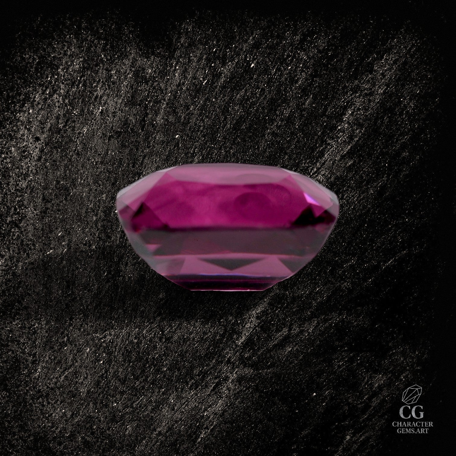 Mahenge Granat 4.01ct Vivid Pink, Rückansicht