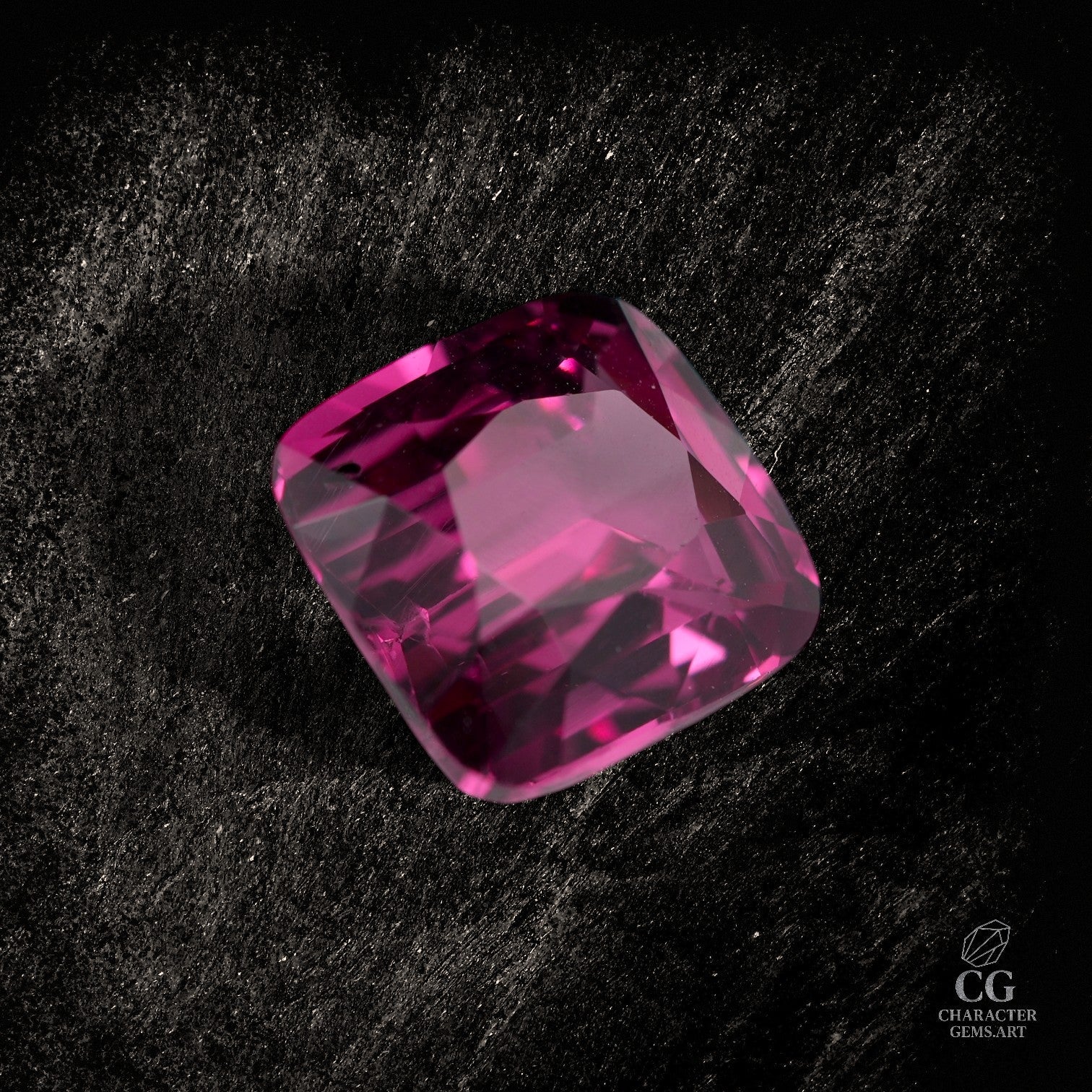 Mahenge Granat 4.01ct Vivid Pink, Seitenansicht2