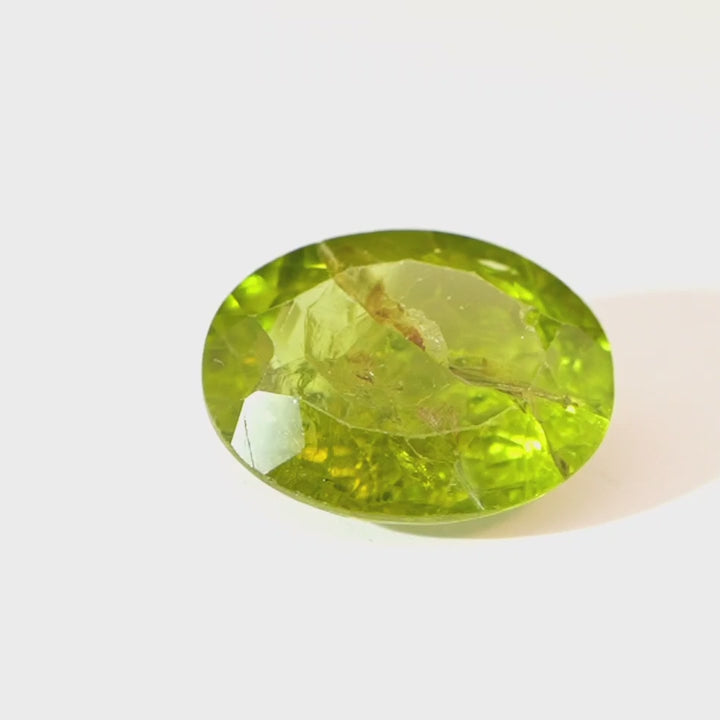 Peridot Ludwigit, Pakistan, 6.78ct, Oval cut