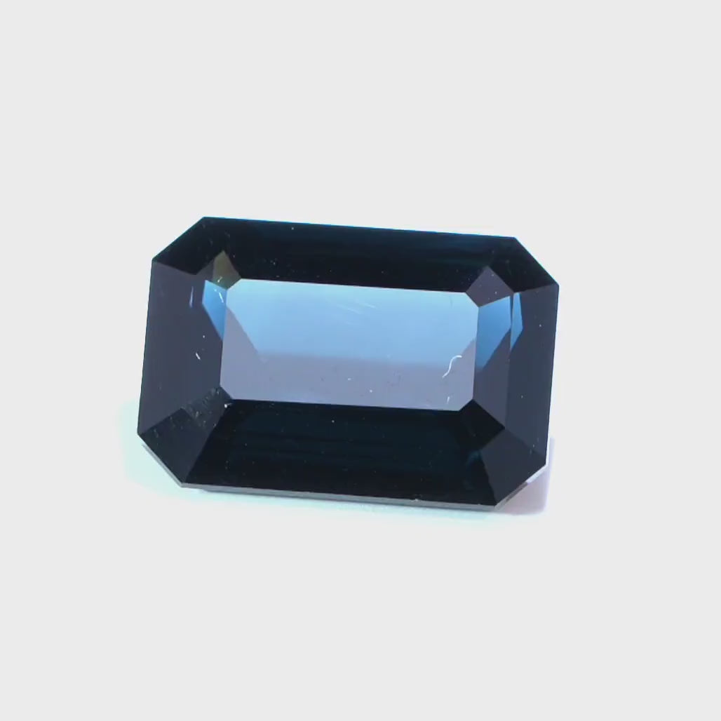 Spinell 9.23ct, deep dark blue, Sri Lanka, Lotus Gold