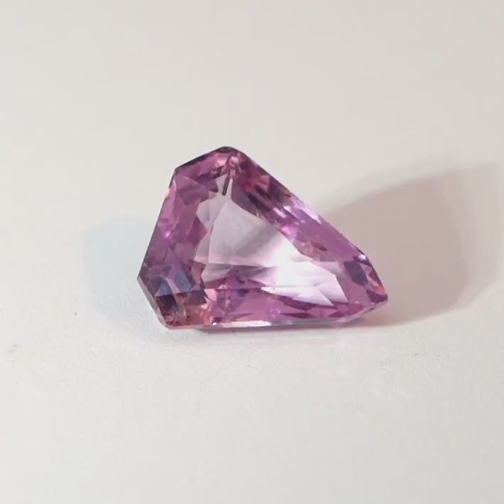 360° Video Spinell 1.64ct, orangish pink