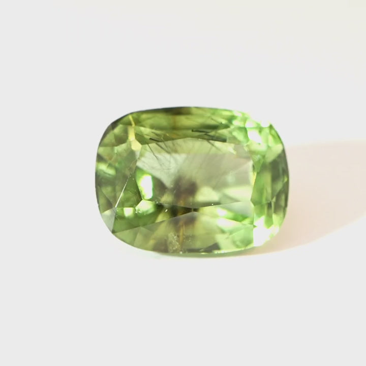 Peridot Ludwigit, Pakistan, 8.59ct