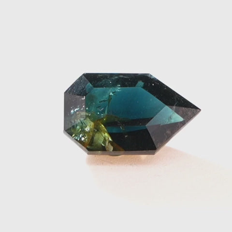 Axis Crystal - Saphir 2.63ct unbehandelt