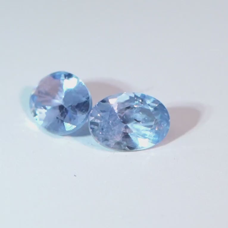 Blau Saphir Cushion Cut 1.7ct, untreated,  Matching pair, beautiful gemstone